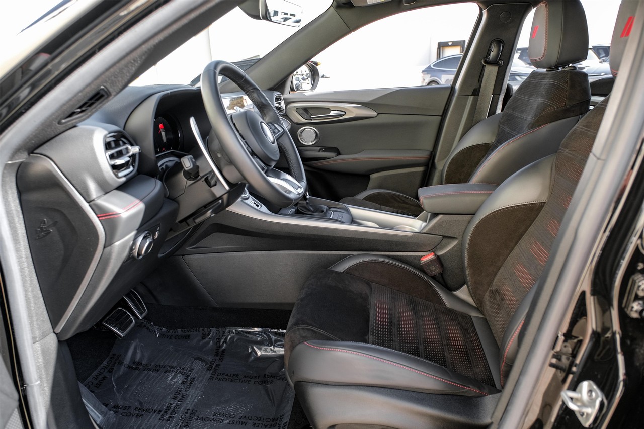 Dodge Hornet Vehicle Main Gallery Image 05