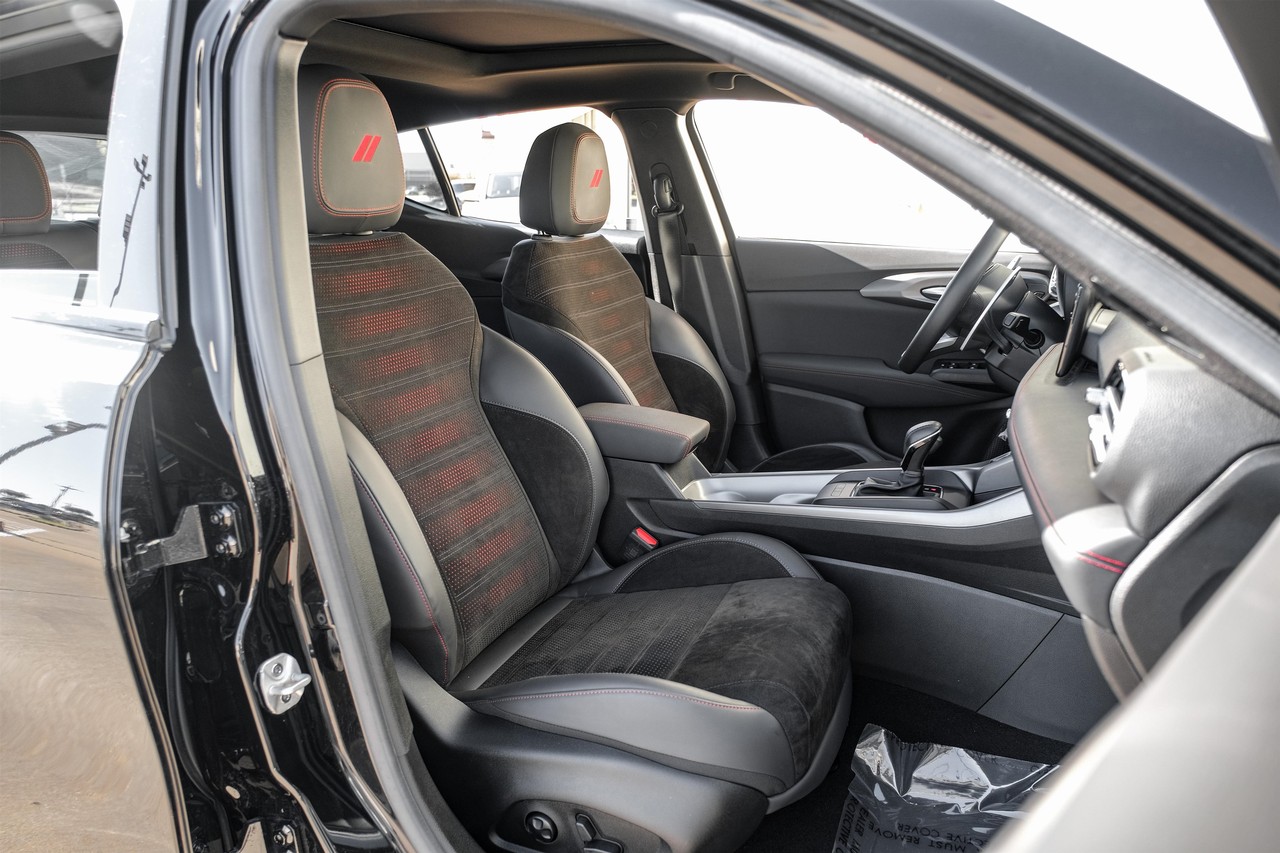 Dodge Hornet Vehicle Main Gallery Image 35