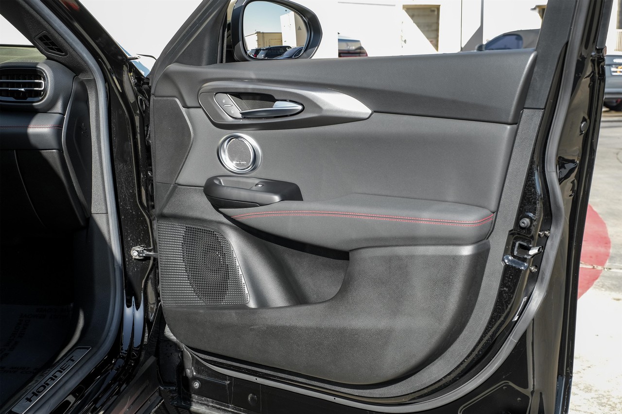 Dodge Hornet Vehicle Main Gallery Image 46