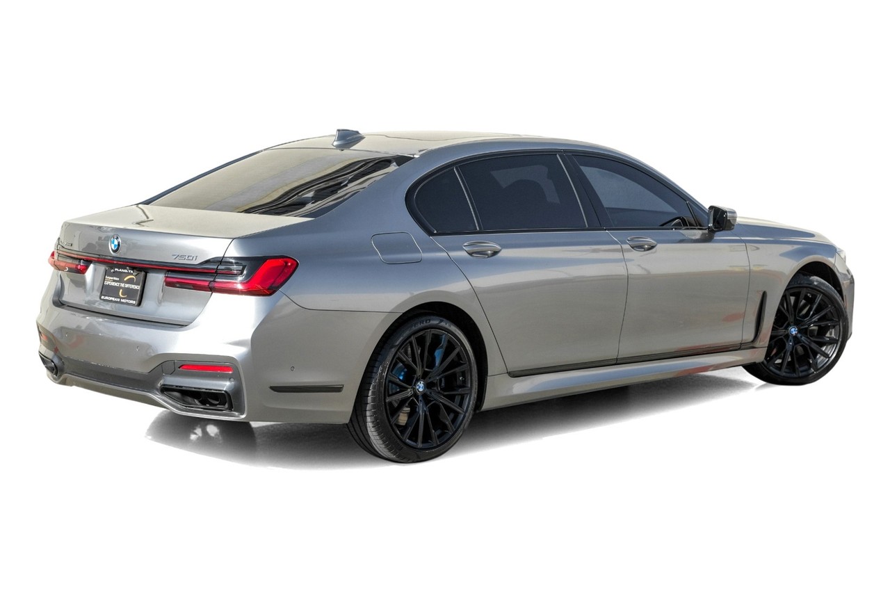 BMW 7 Series Vehicle Main Gallery Image 09