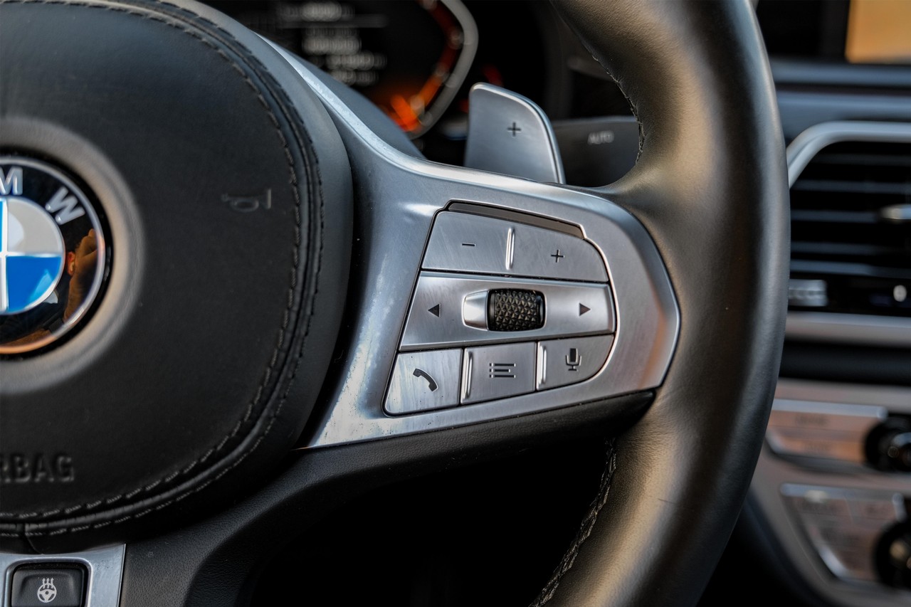 BMW 7 Series Vehicle Main Gallery Image 18