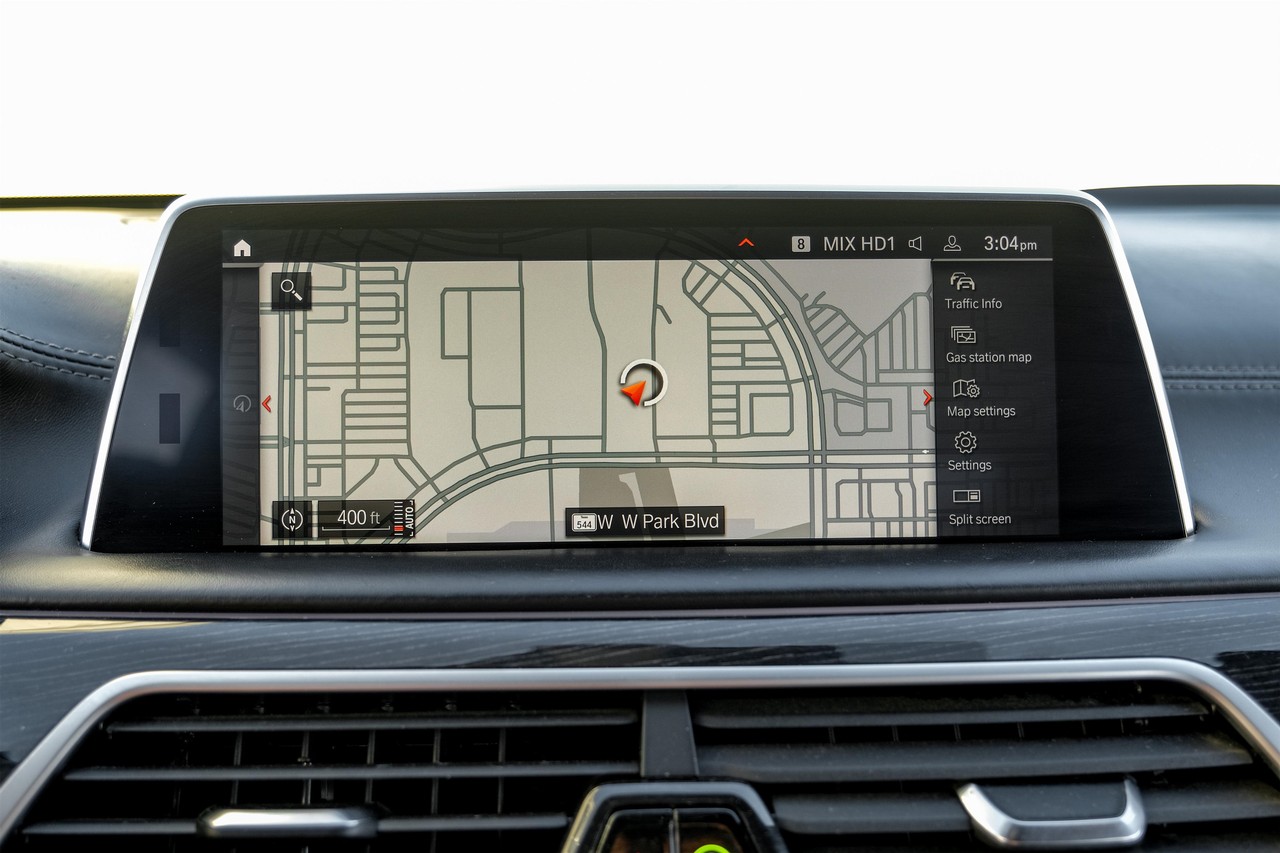 BMW 7 Series Vehicle Main Gallery Image 22