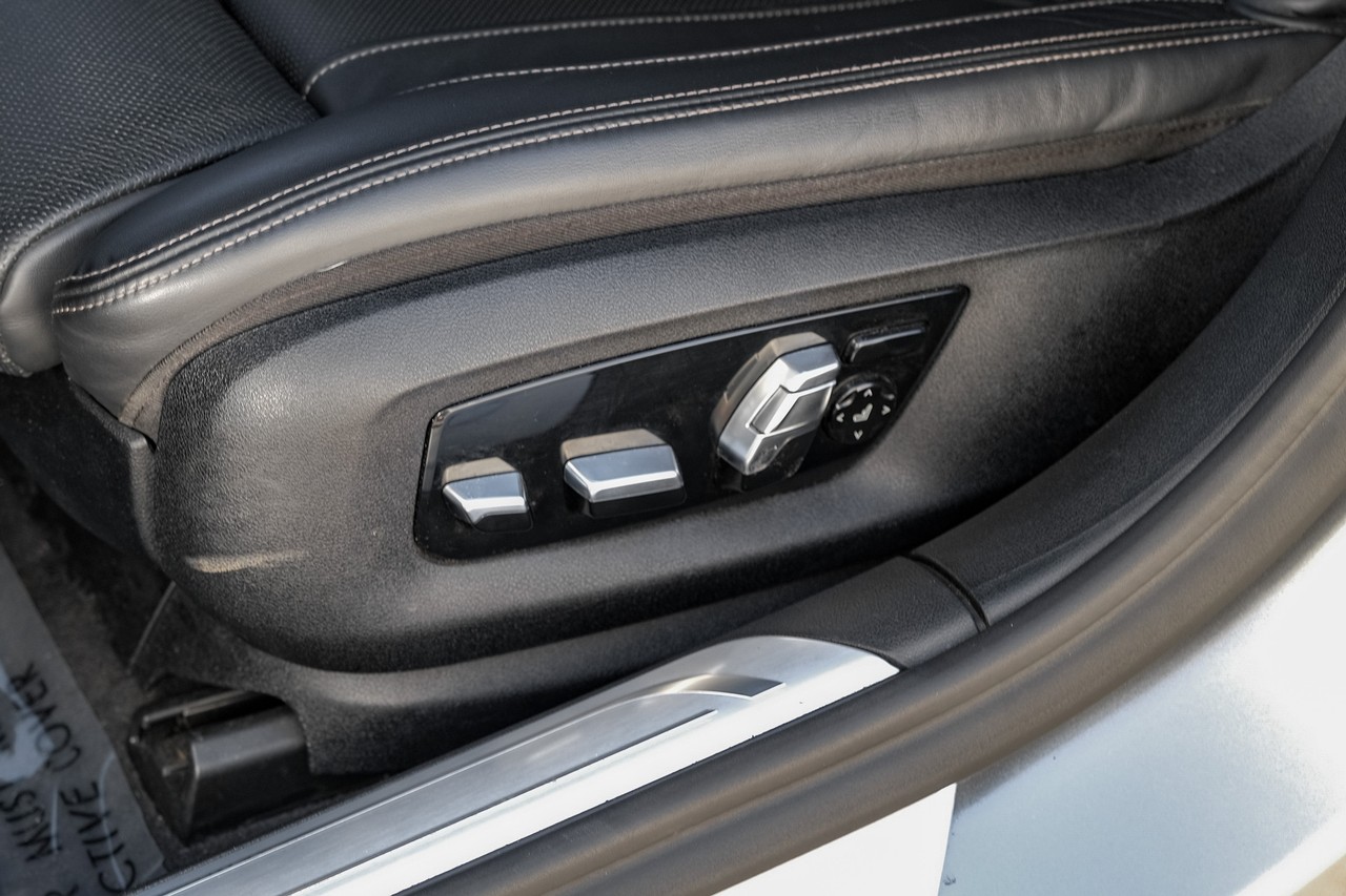 BMW 7 Series Vehicle Main Gallery Image 31