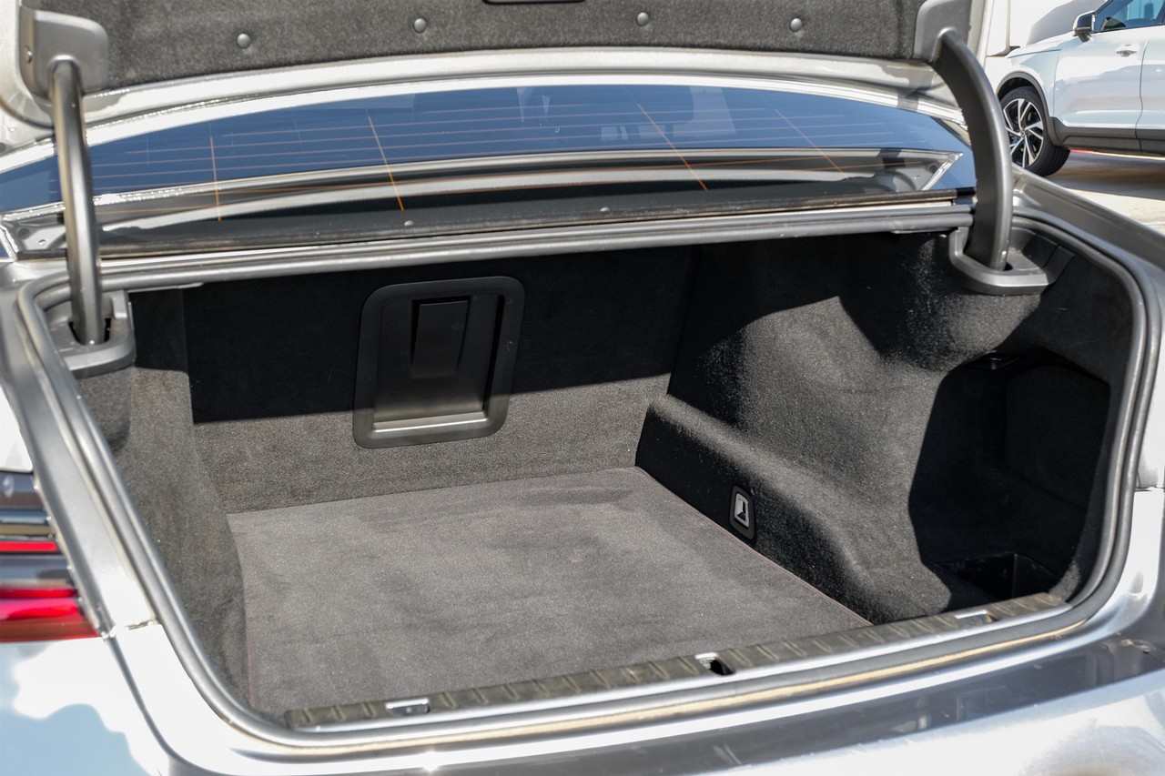 BMW 7 Series Vehicle Main Gallery Image 48