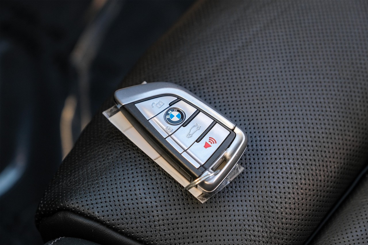 BMW 7 Series Vehicle Main Gallery Image 53