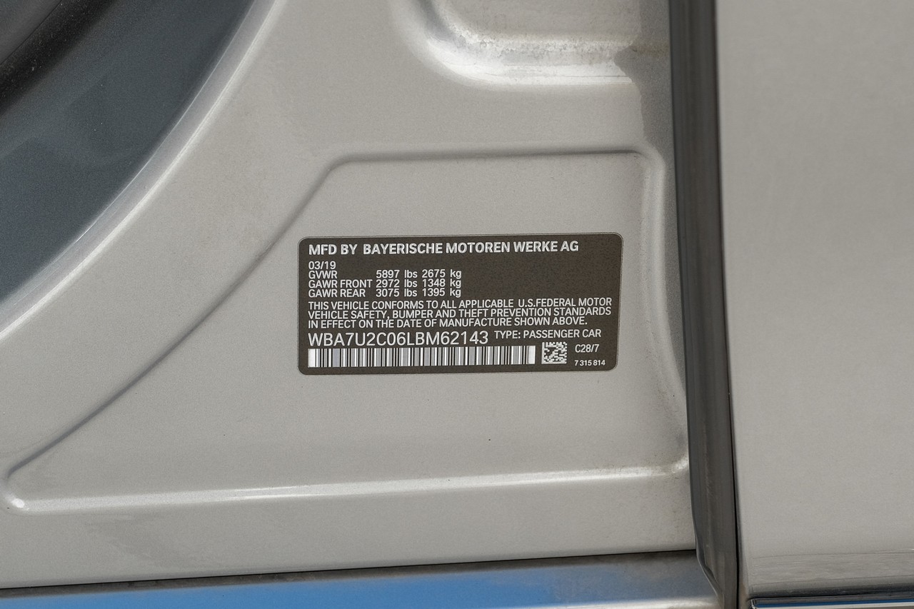 BMW 7 Series Vehicle Main Gallery Image 54