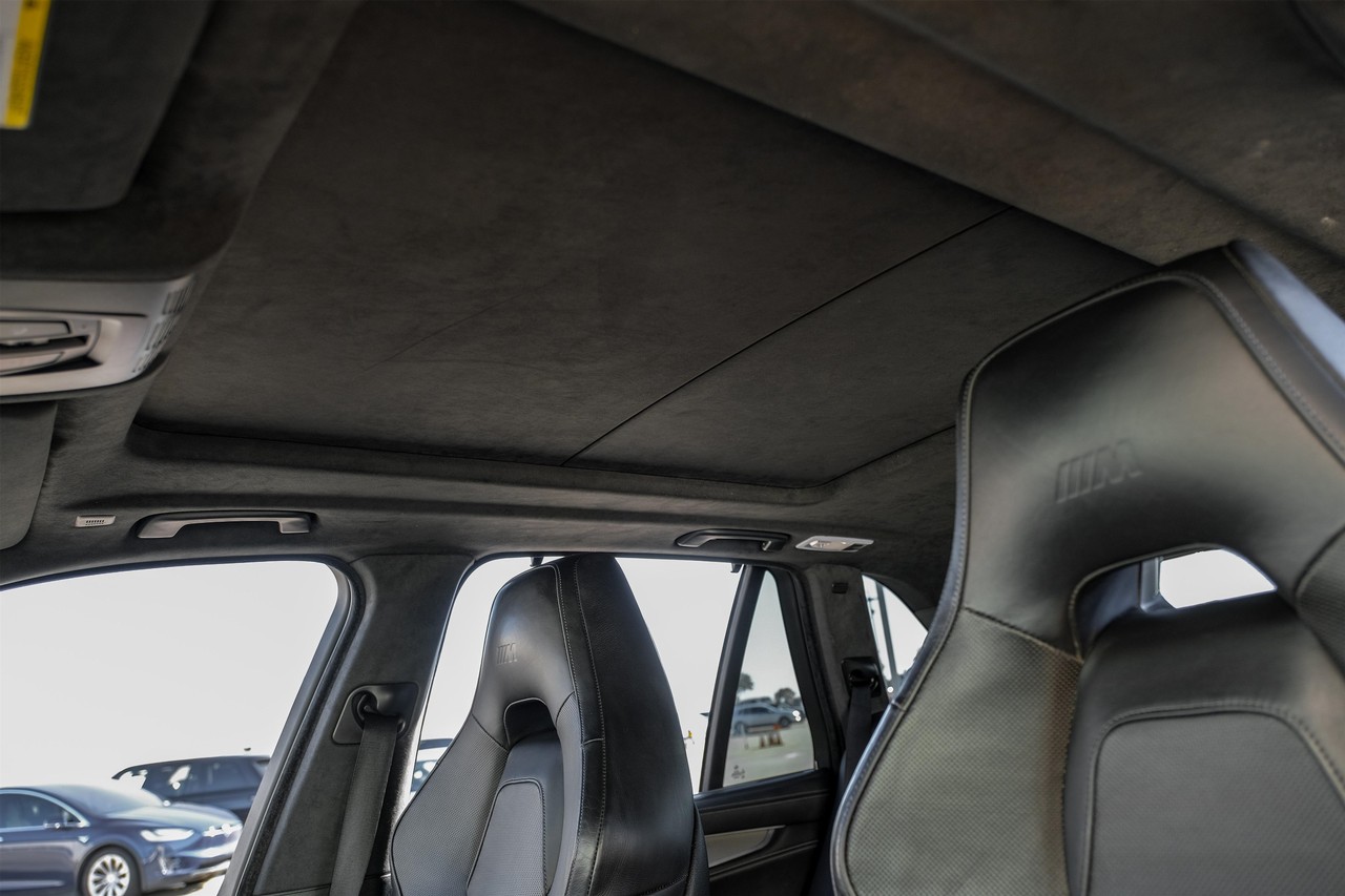 BMW X5 M Vehicle Main Gallery Image 05