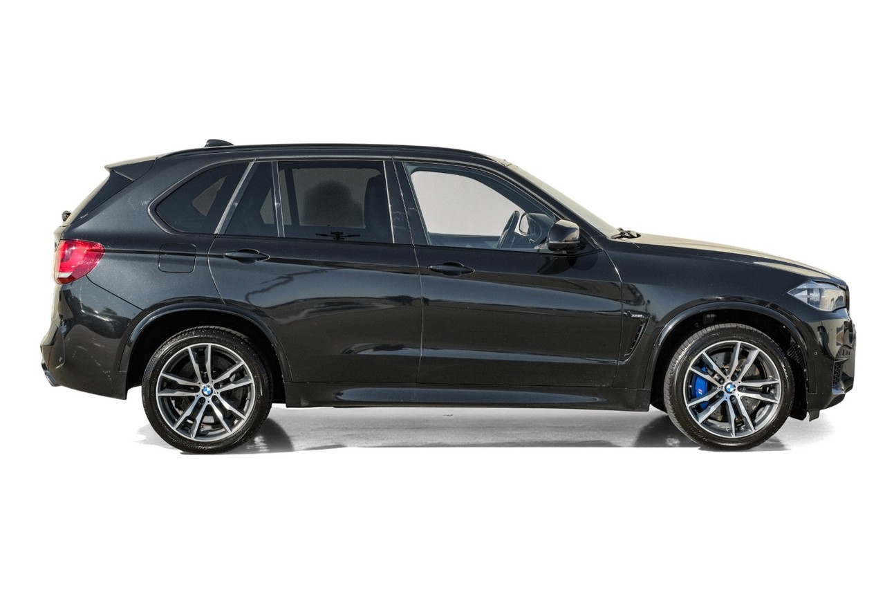 BMW X5 M Vehicle Main Gallery Image 08