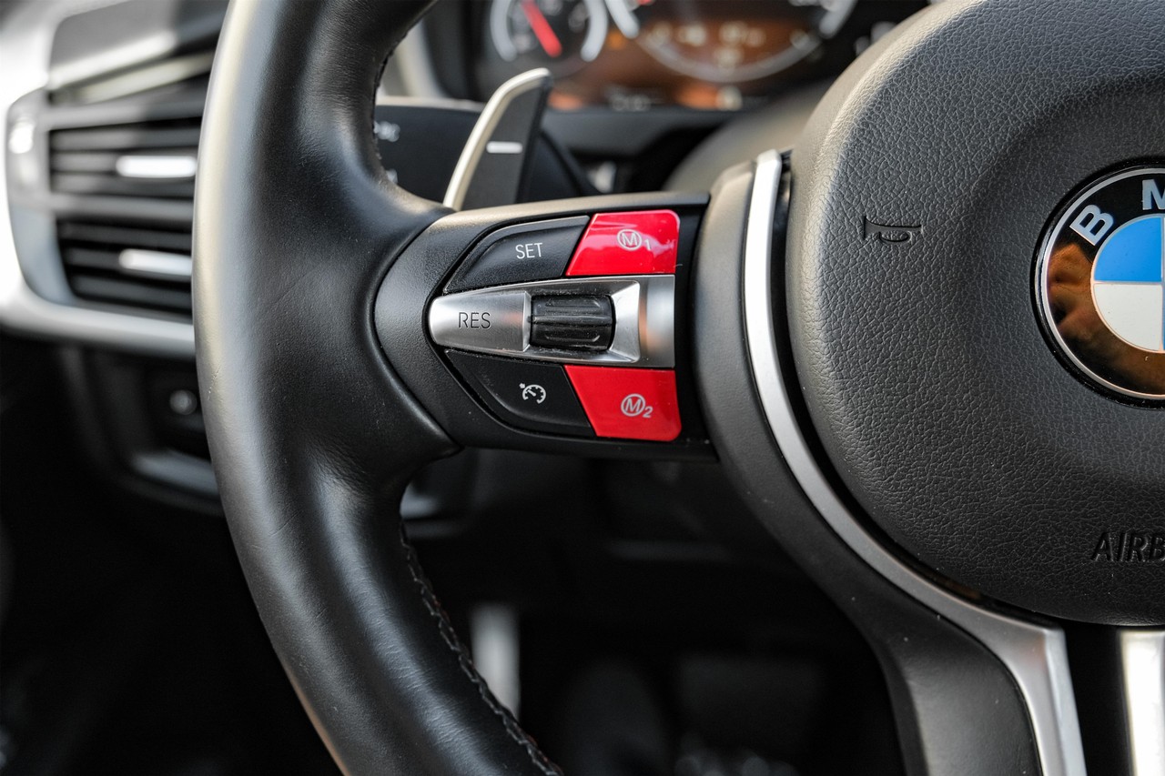 BMW X5 M Vehicle Main Gallery Image 16