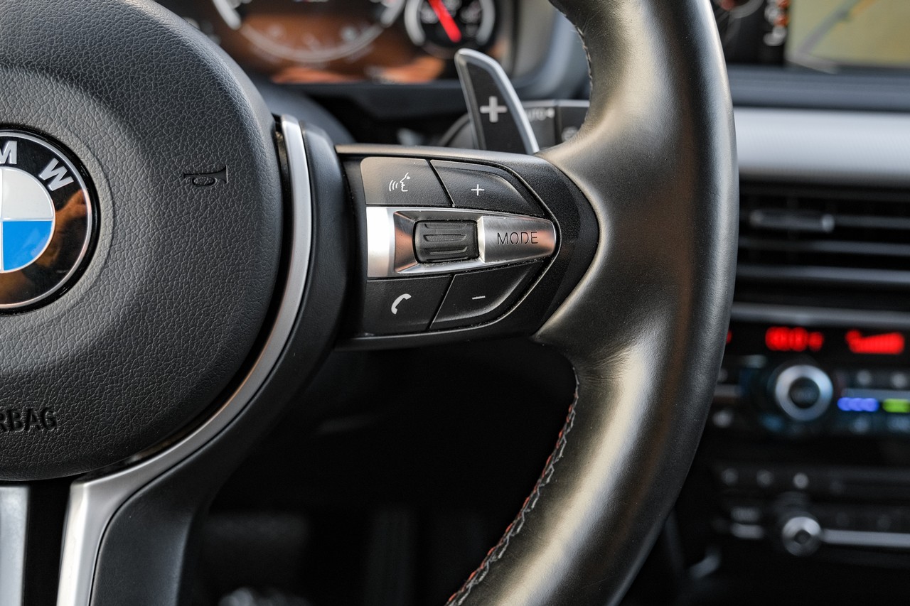 BMW X5 M Vehicle Main Gallery Image 17