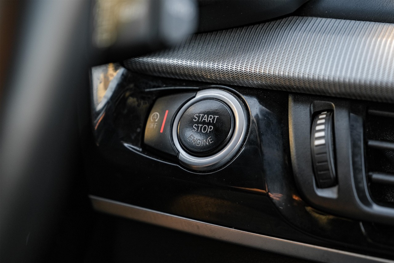 BMW X5 M Vehicle Main Gallery Image 20