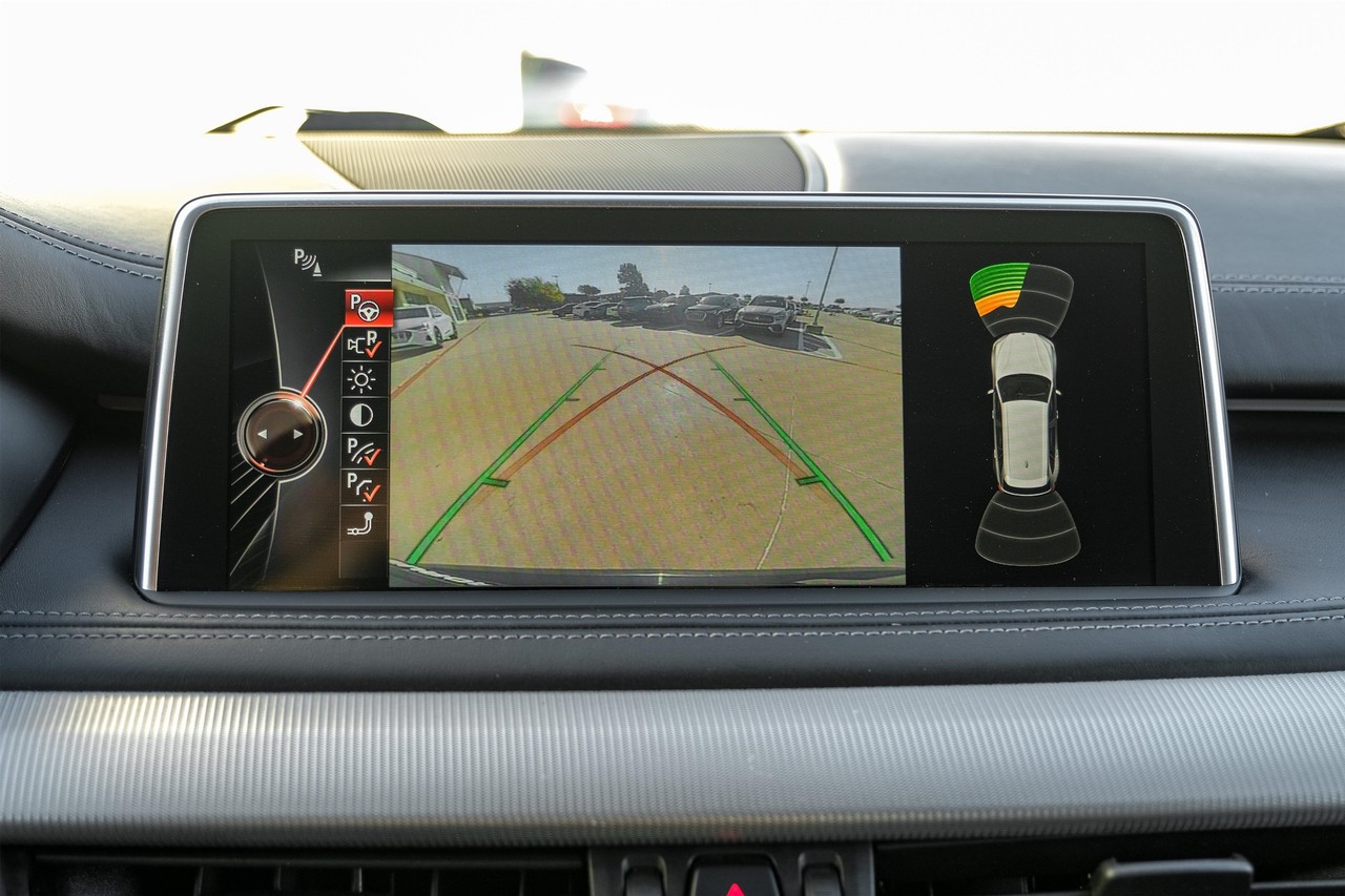 BMW X5 M Vehicle Main Gallery Image 22