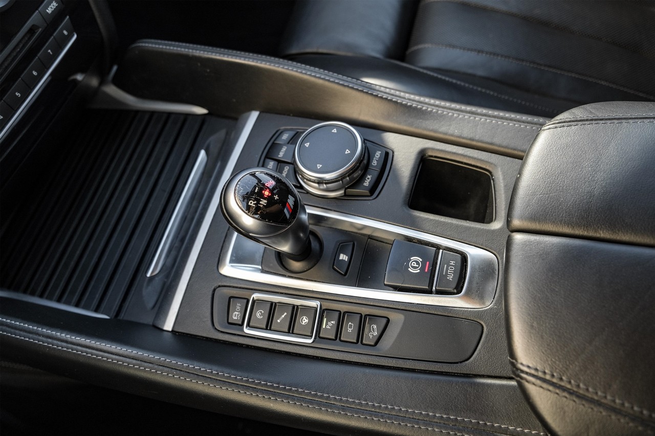 BMW X5 M Vehicle Main Gallery Image 25
