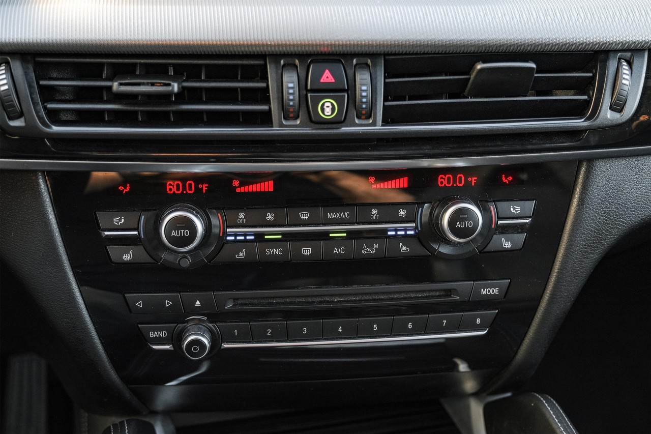 BMW X5 M Vehicle Main Gallery Image 26