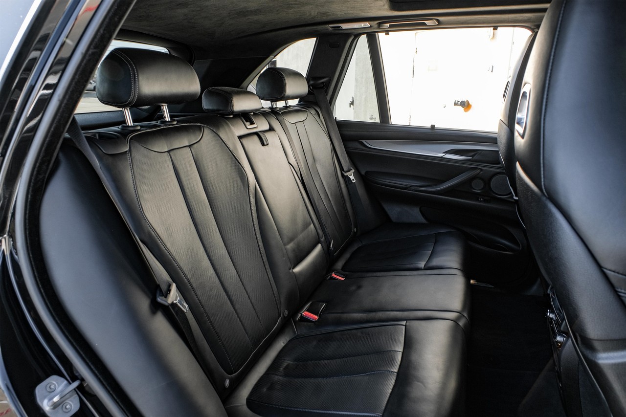 BMW X5 M Vehicle Main Gallery Image 33