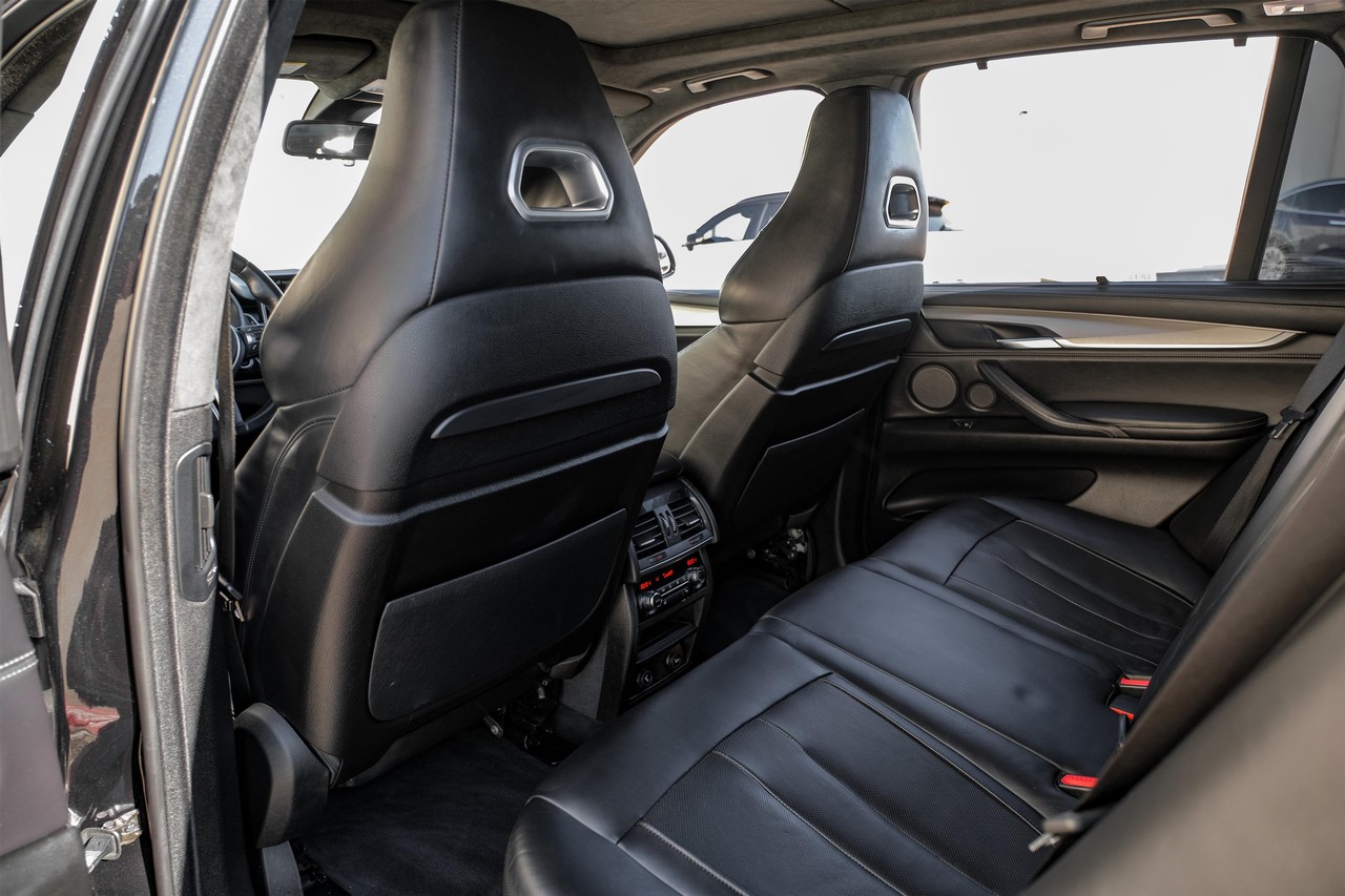 BMW X5 M Vehicle Main Gallery Image 36