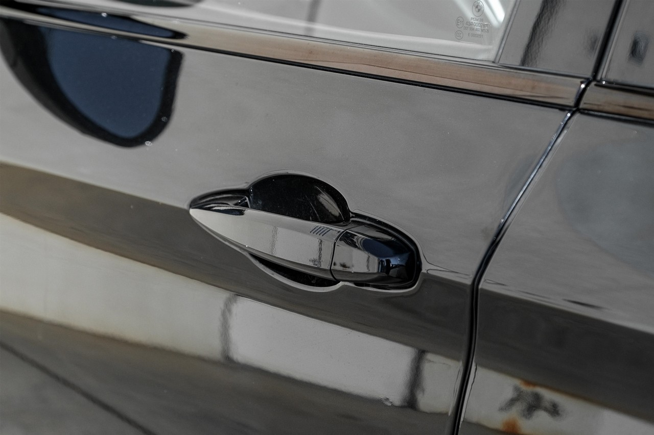 BMW X5 M Vehicle Main Gallery Image 38