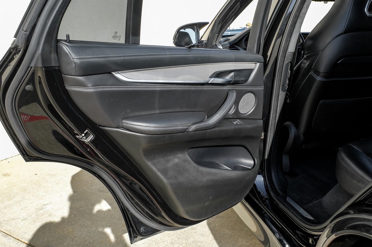 BMW X5 M Vehicle Main Gallery Image 43