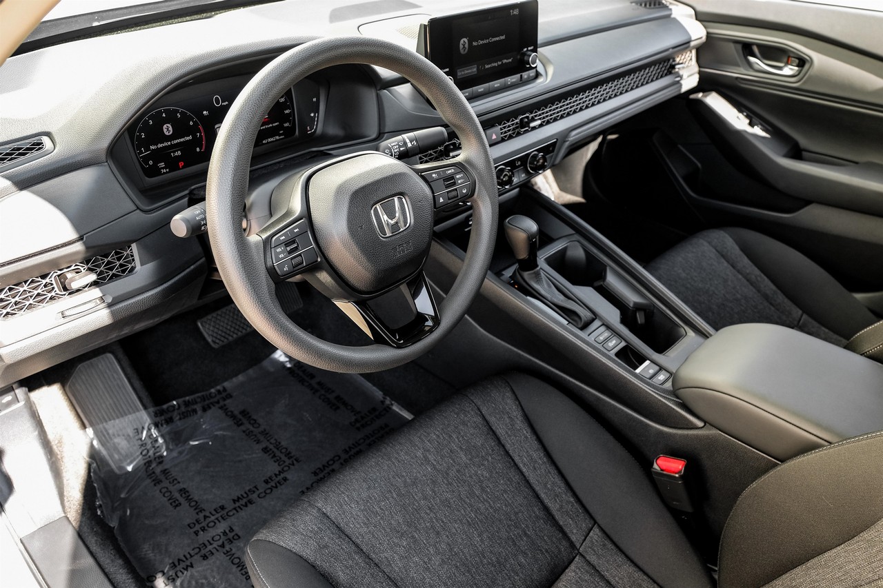 Honda Accord Sedan Vehicle Main Gallery Image 03