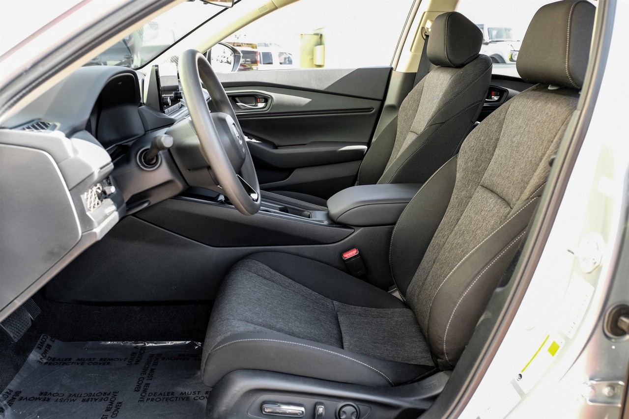 Honda Accord Sedan Vehicle Main Gallery Image 04