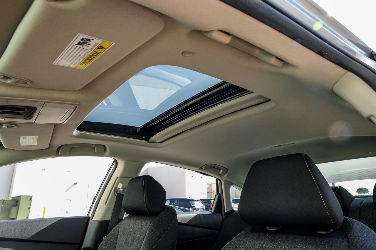 Honda Accord Sedan Vehicle Main Gallery Image 05