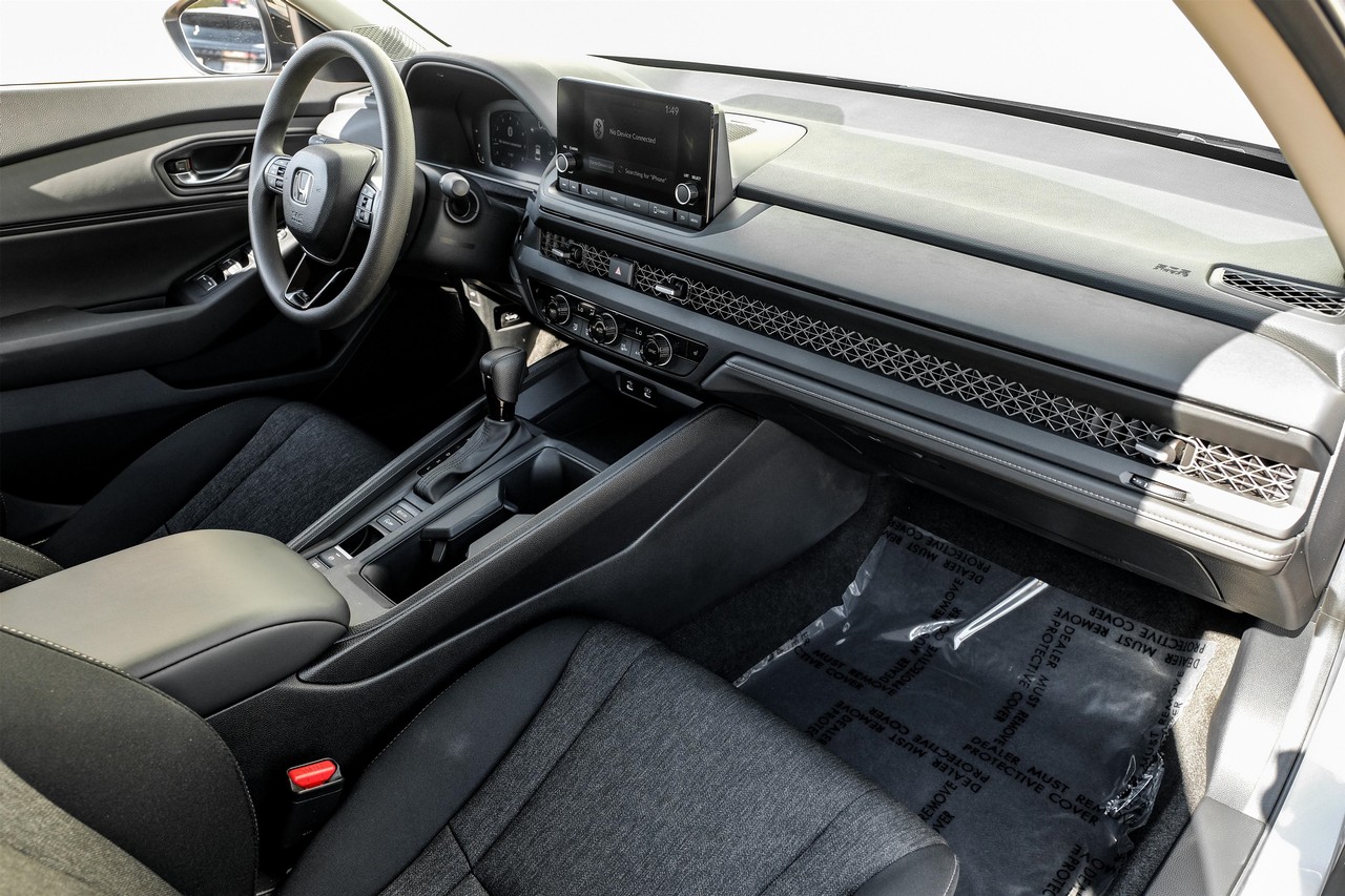 Honda Accord Sedan Vehicle Main Gallery Image 13