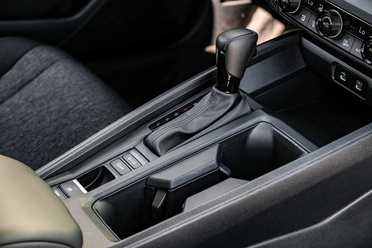 Honda Accord Sedan Vehicle Main Gallery Image 23