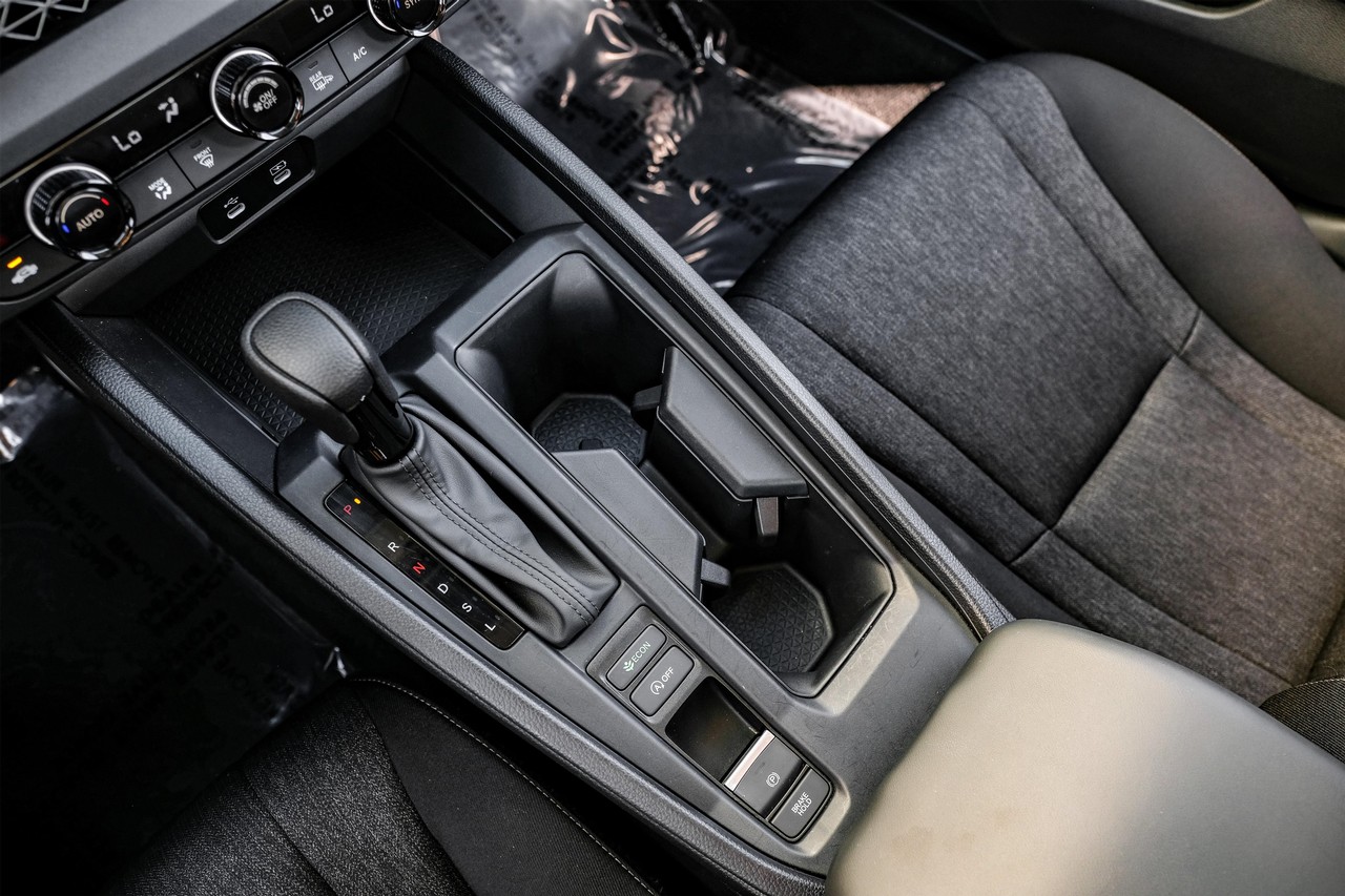 Honda Accord Sedan Vehicle Main Gallery Image 24