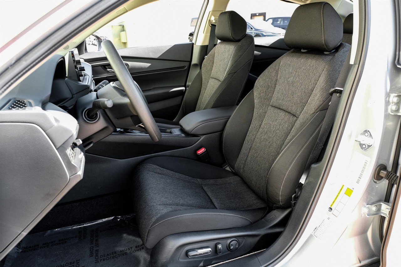 Honda Accord Sedan Vehicle Main Gallery Image 30