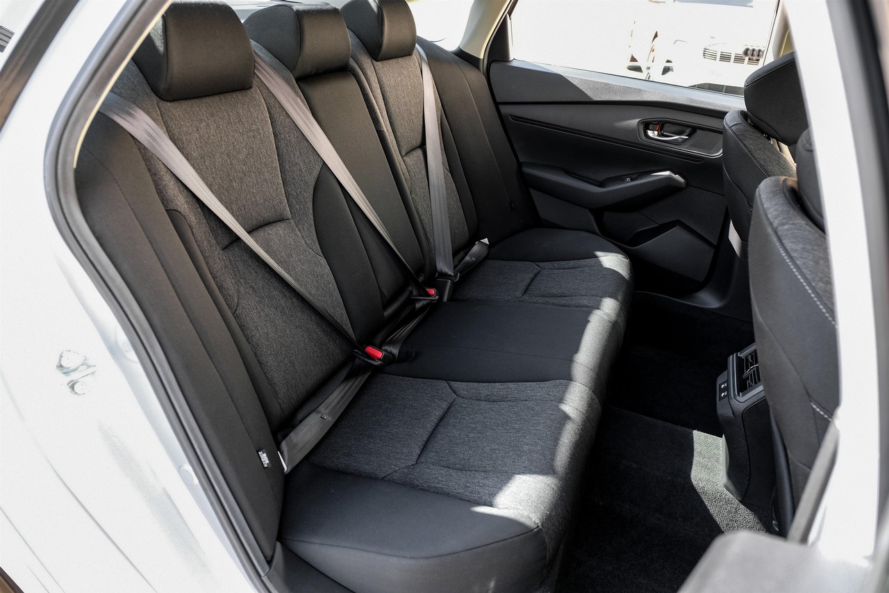 Honda Accord Sedan Vehicle Main Gallery Image 33