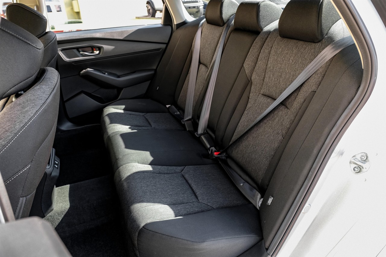 Honda Accord Sedan Vehicle Main Gallery Image 36