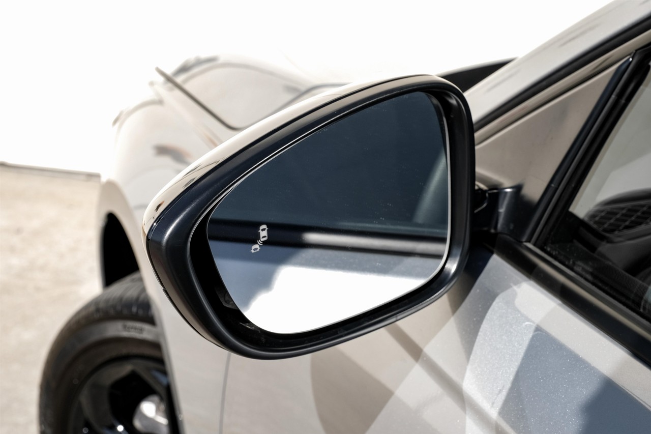 Honda Accord Sedan Vehicle Main Gallery Image 38