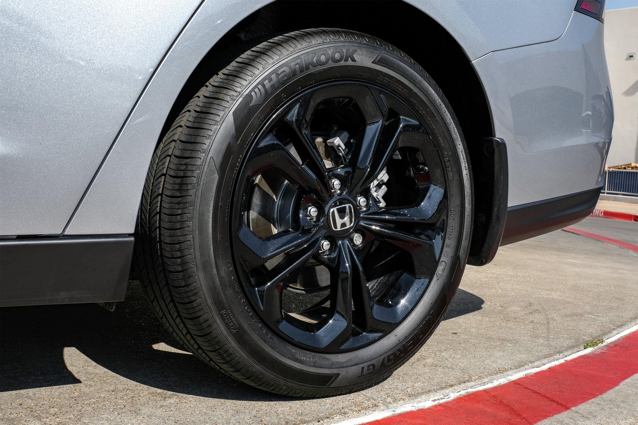 Honda Accord Sedan Vehicle Main Gallery Image 51