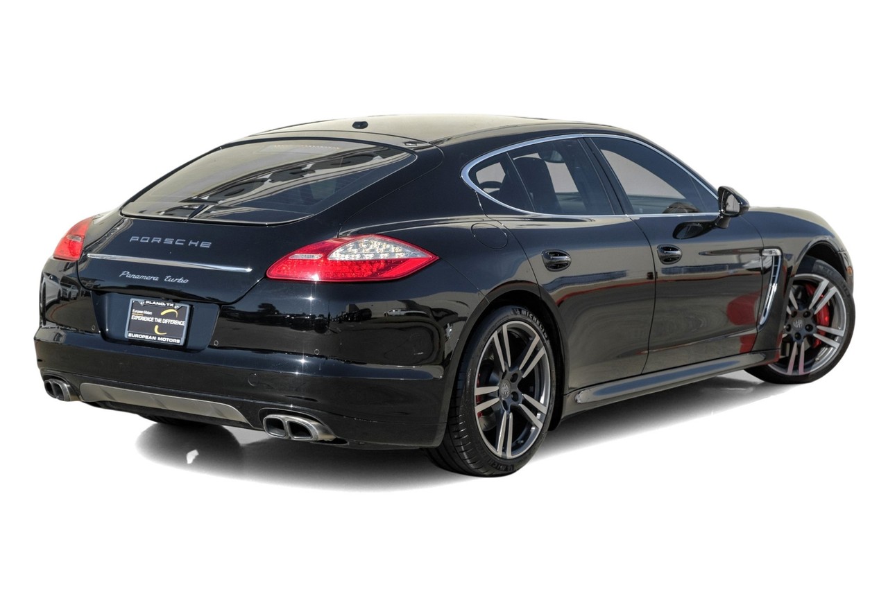 Porsche Panamera Vehicle Main Gallery Image 09