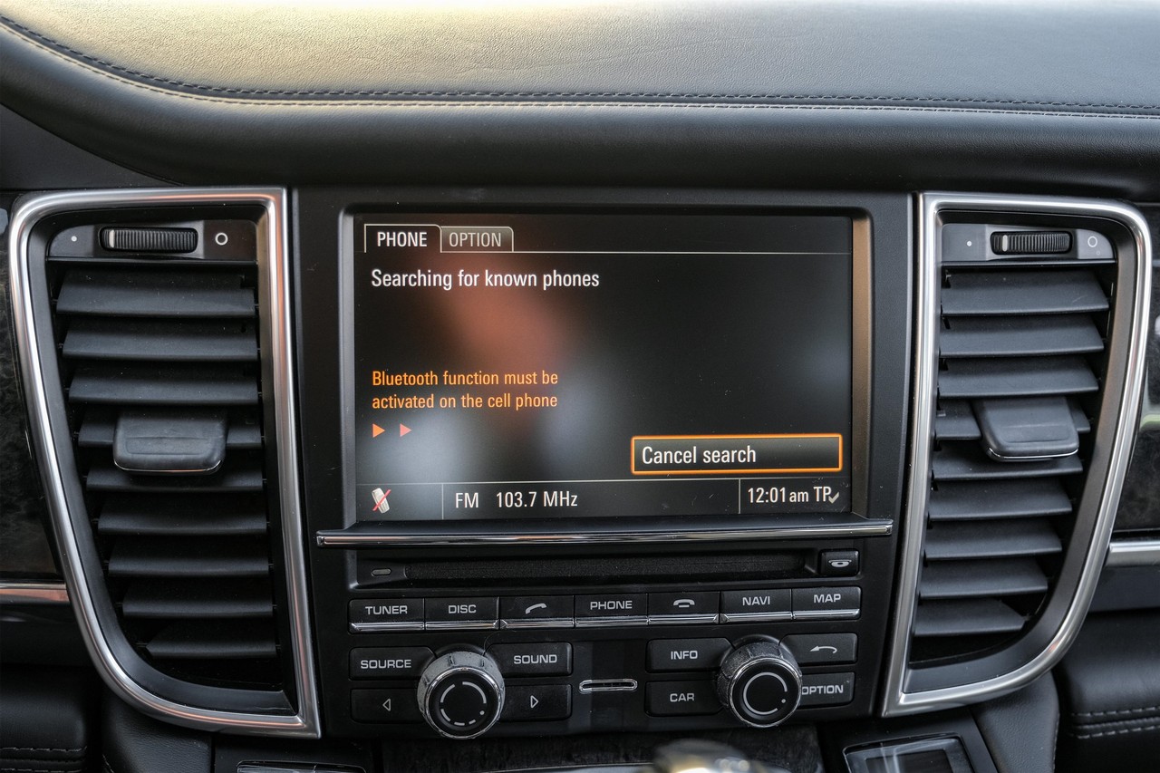 Porsche Panamera Vehicle Main Gallery Image 31