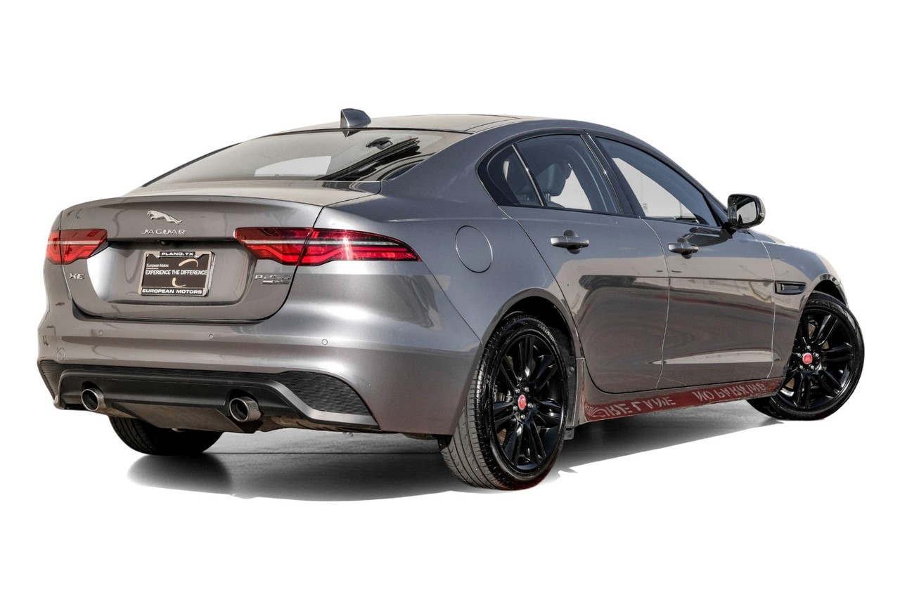 Jaguar XE Vehicle Main Gallery Image 09