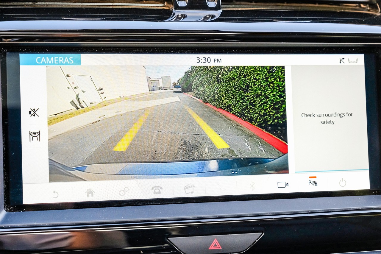 Jaguar XE Vehicle Main Gallery Image 23