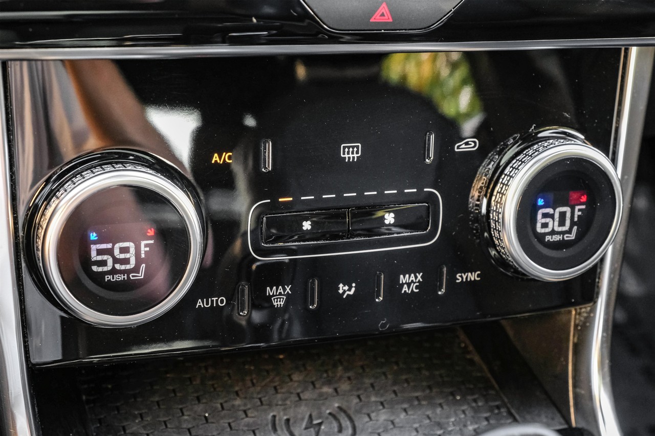 Jaguar XE Vehicle Main Gallery Image 29