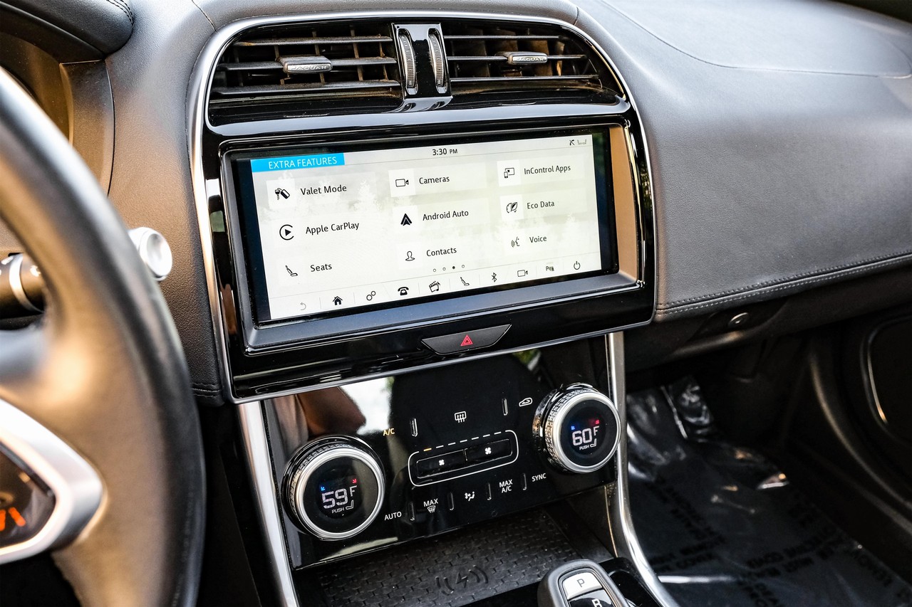 Jaguar XE Vehicle Main Gallery Image 30