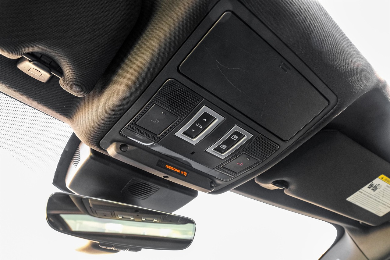 Jaguar XE Vehicle Main Gallery Image 31