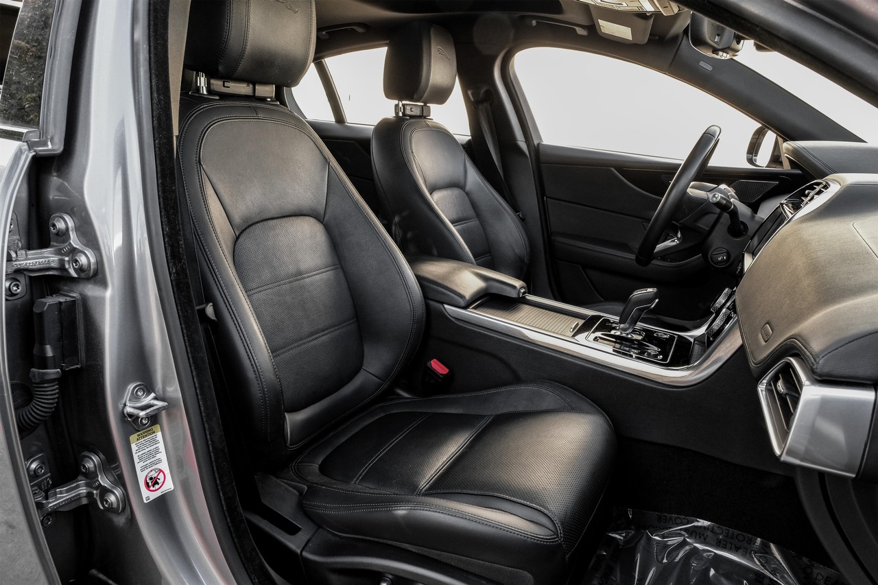 Jaguar XE Vehicle Main Gallery Image 37