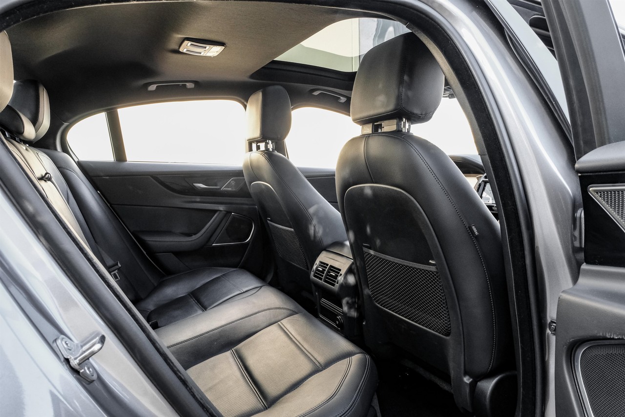 Jaguar XE Vehicle Main Gallery Image 40