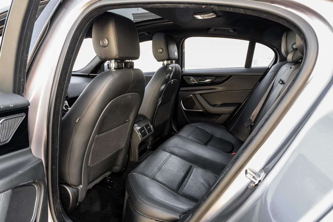 Jaguar XE Vehicle Main Gallery Image 41