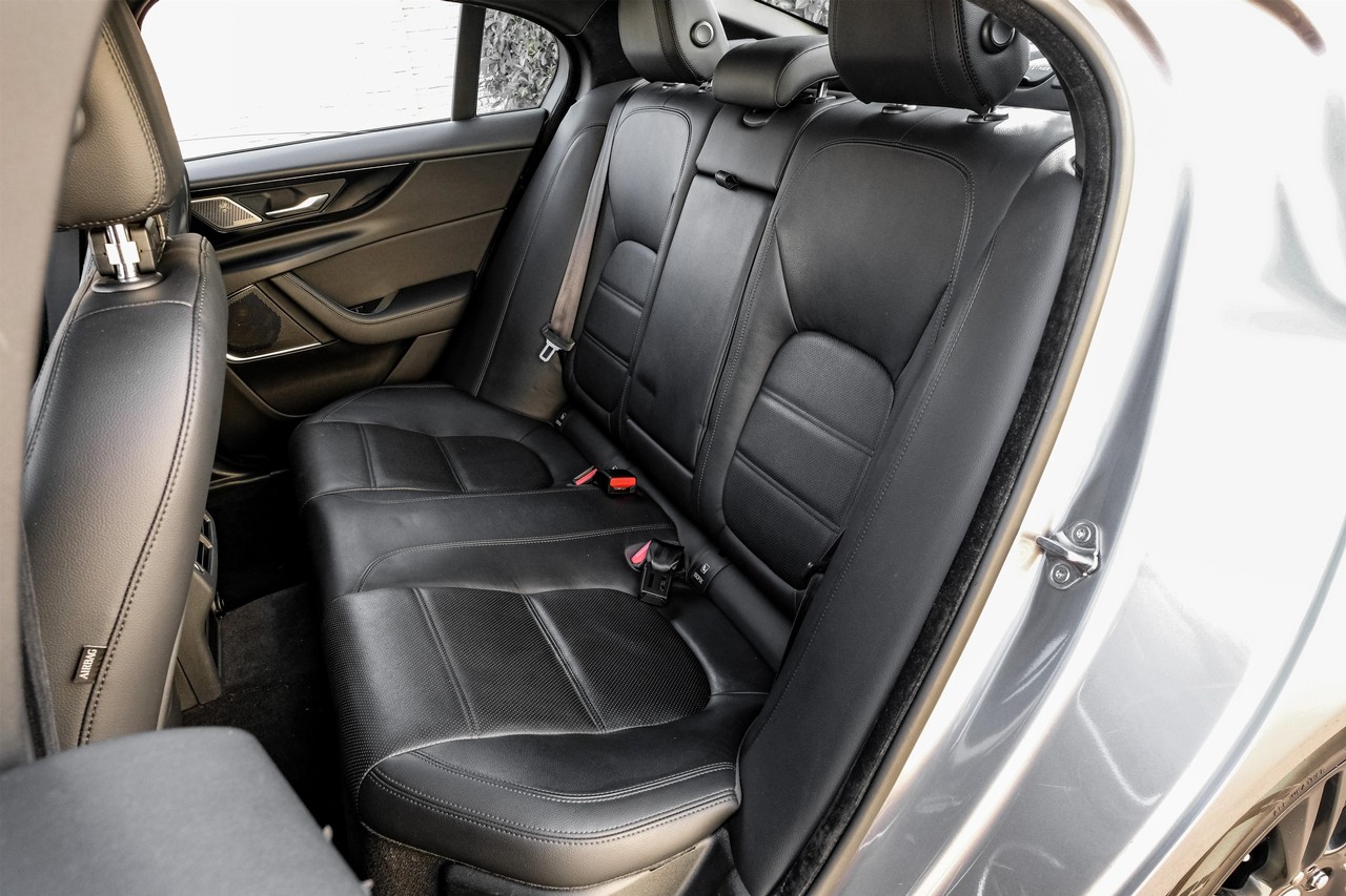 Jaguar XE Vehicle Main Gallery Image 42