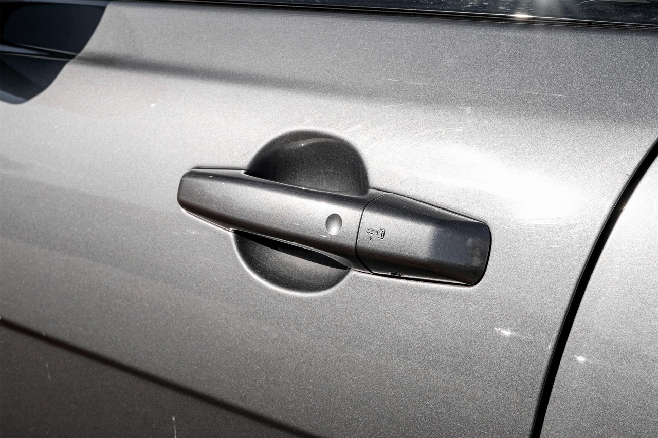 Jaguar XE Vehicle Main Gallery Image 43