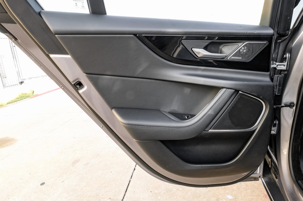 Jaguar XE Vehicle Main Gallery Image 48