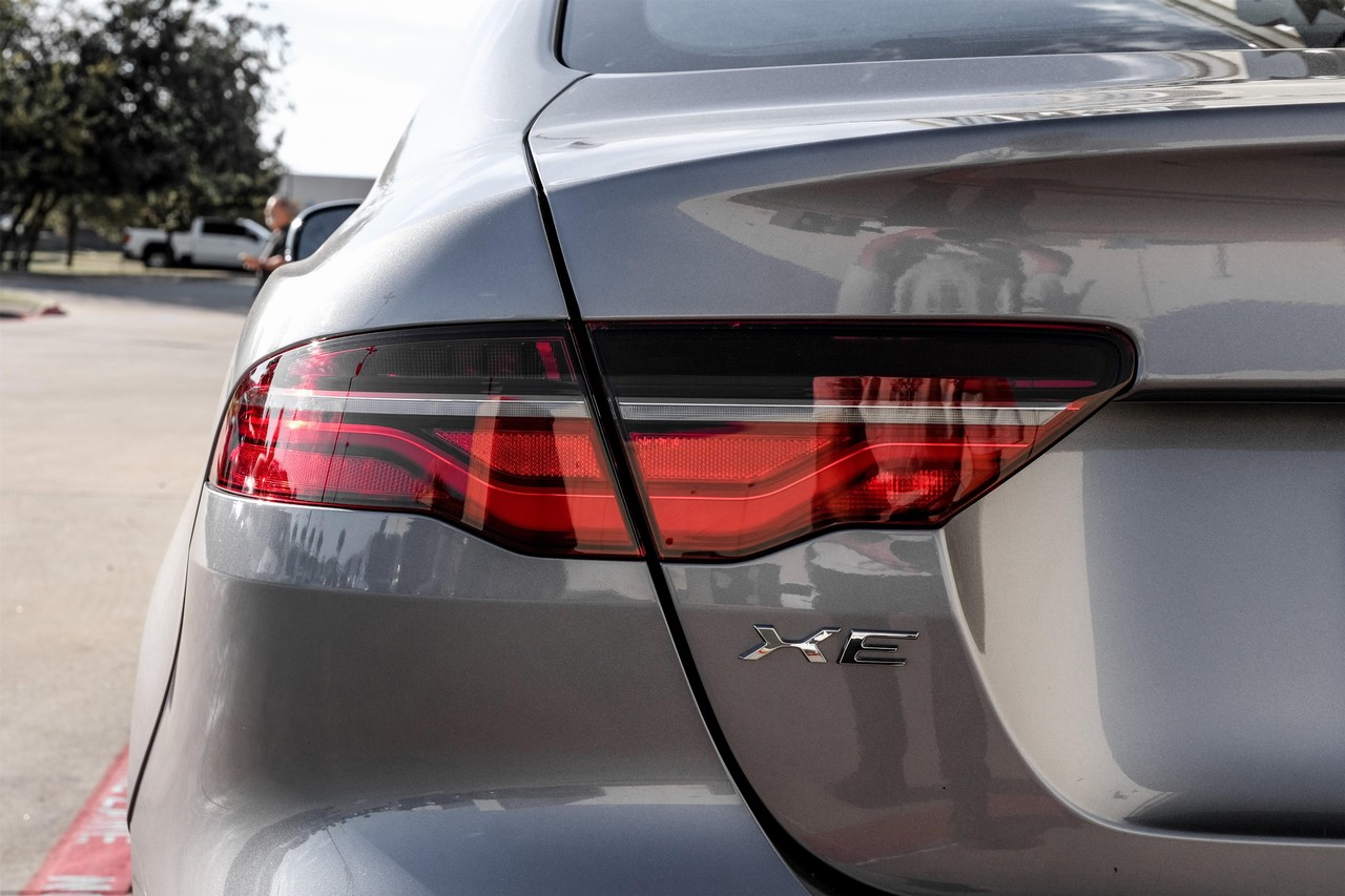 Jaguar XE Vehicle Main Gallery Image 51