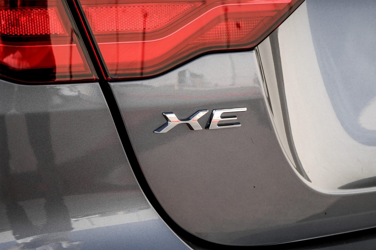 Jaguar XE Vehicle Main Gallery Image 52