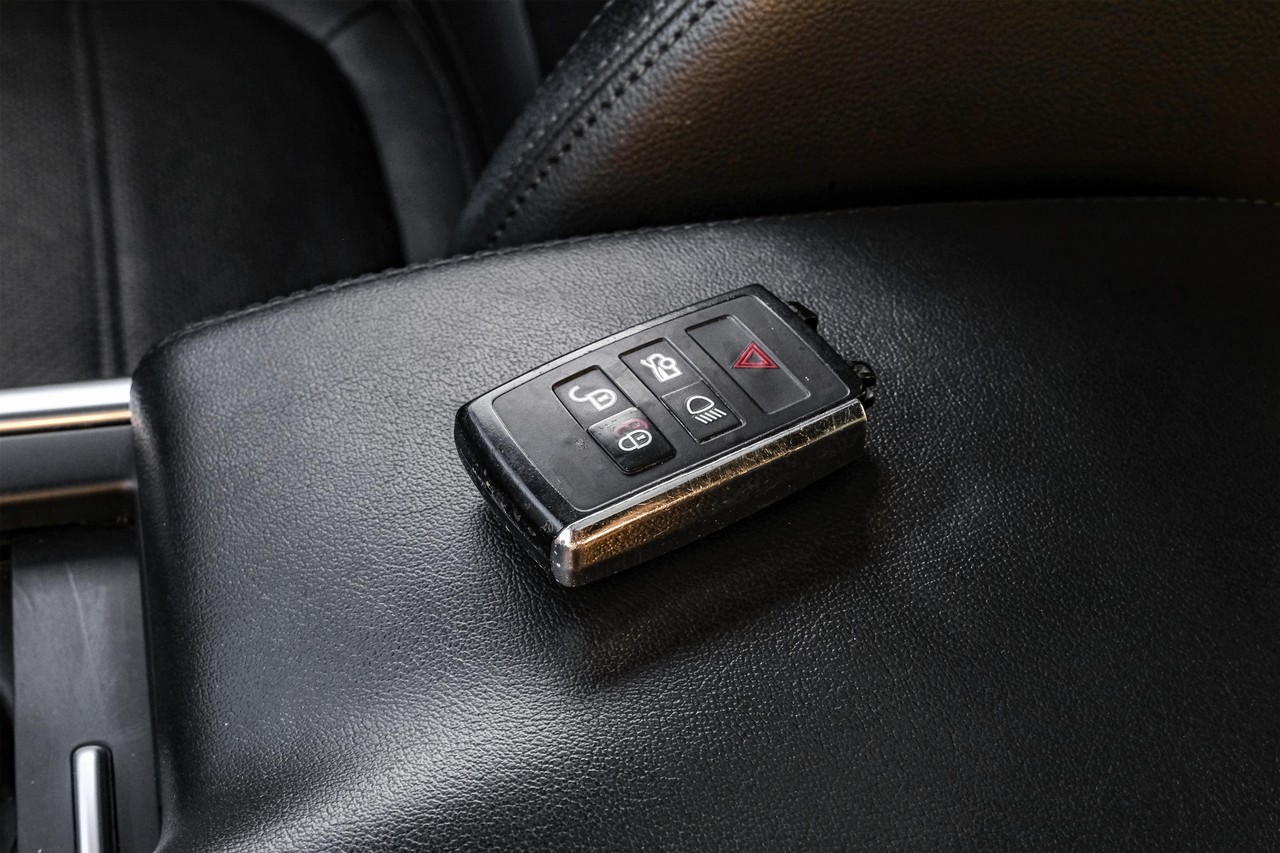 Jaguar XE Vehicle Main Gallery Image 60