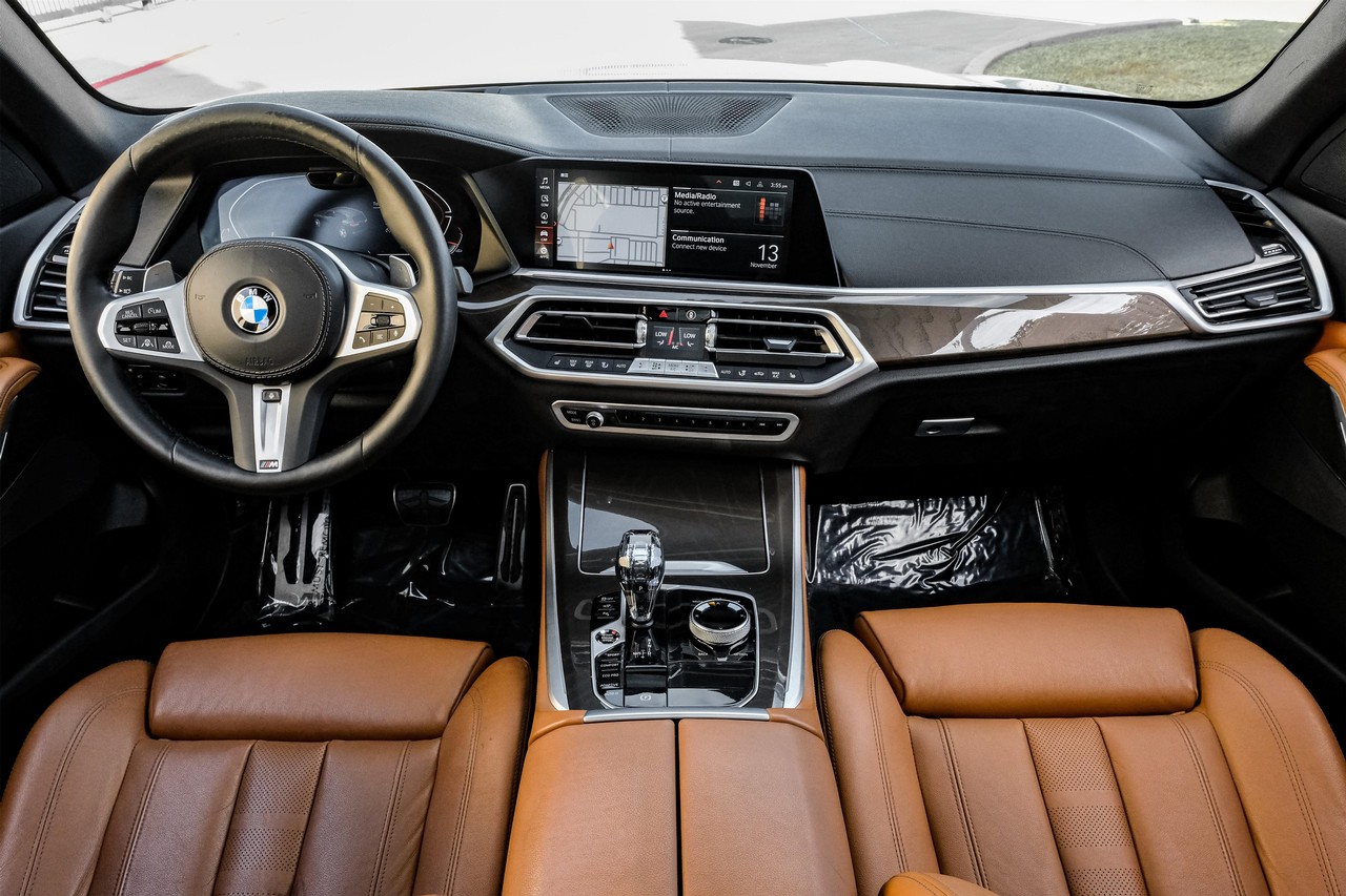BMW X5 Vehicle Main Gallery Image 15